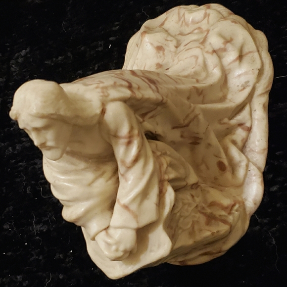 Cultured marble figurine made by House of Statues - Picture 3 of 10